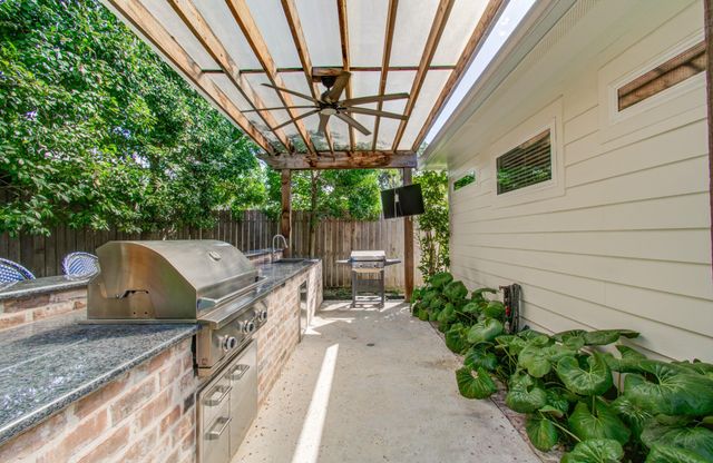 1722 Chippendale Road, Houston, TX 77018
