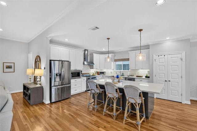 1722 Chippendale Road, Houston, TX 77018