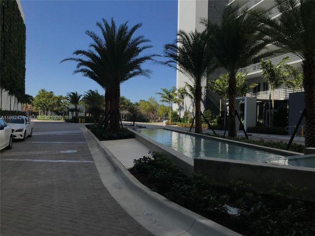 16385 Biscayne Blvd 2206, North Miami Beach, FL 33160