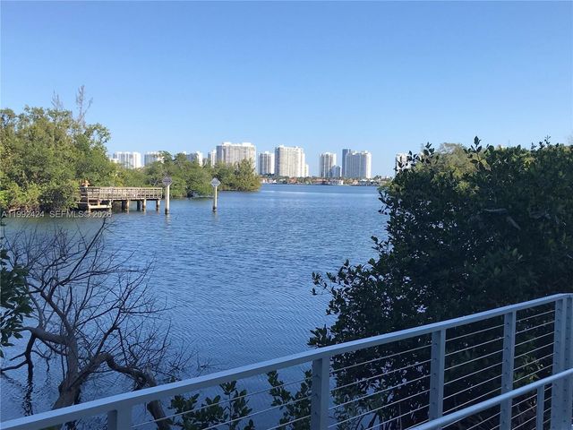 16385 Biscayne Blvd 2206, North Miami Beach, FL 33160