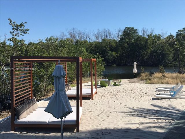 16385 Biscayne Blvd 2206, North Miami Beach, FL 33160