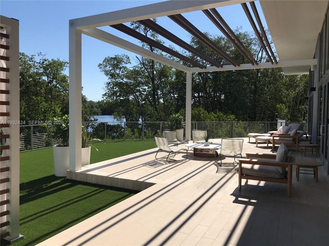 16385 Biscayne Blvd 2206, North Miami Beach, FL 33160