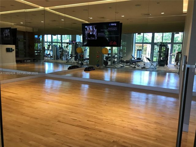 16385 Biscayne Blvd 2206, North Miami Beach, FL 33160