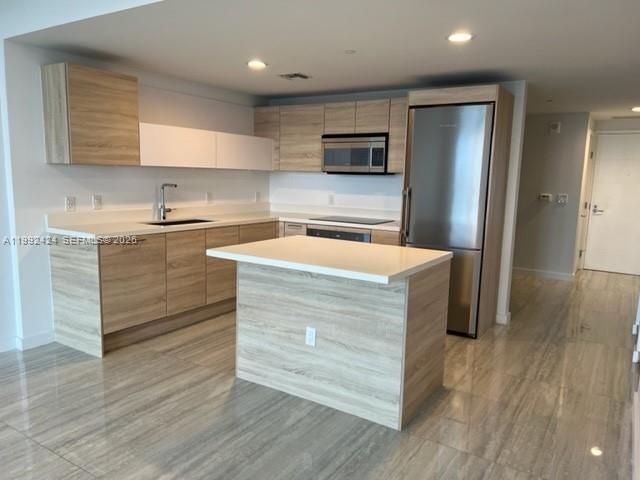 16385 Biscayne Blvd 2206, North Miami Beach, FL 33160