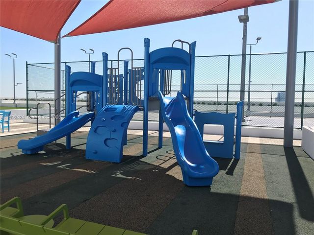 16385 Biscayne Blvd 2206, North Miami Beach, FL 33160