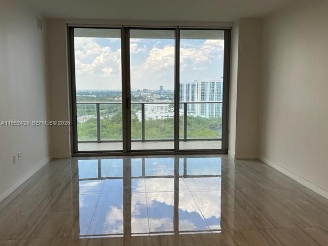 16385 Biscayne Blvd 2206, North Miami Beach, FL 33160