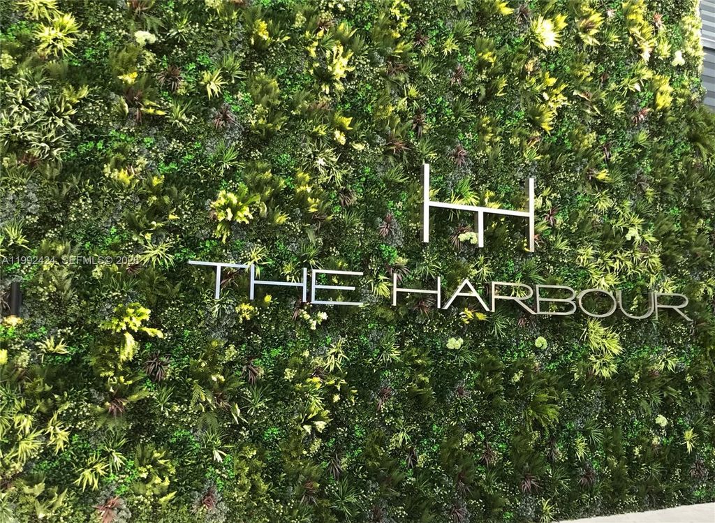 16385 Biscayne Blvd 2206, North Miami Beach, FL 33160