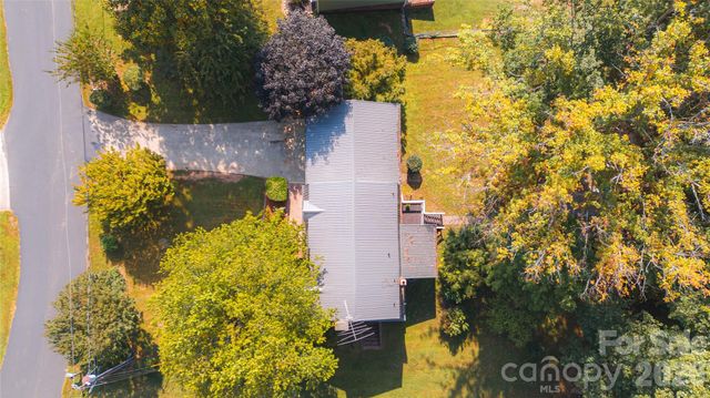 307 Maplewood Drive, Morganton, NC 28655