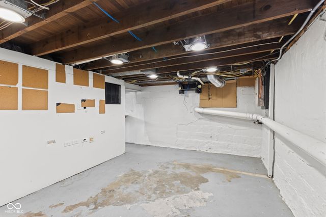 331 N 17th Avenue, Beech Grove, IN 46107