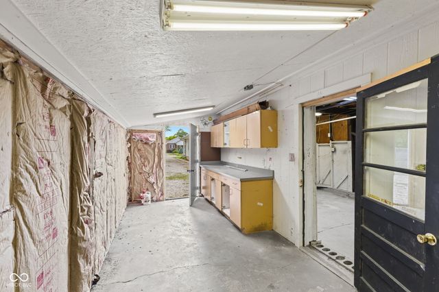 331 N 17th Avenue, Beech Grove, IN 46107