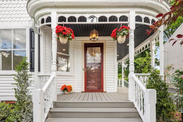7 Clinton Place, Suffern, NY 10901