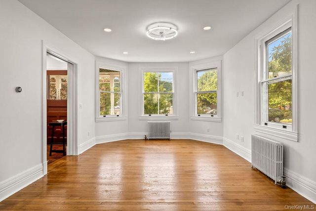 7 Clinton Place, Suffern, NY 10901