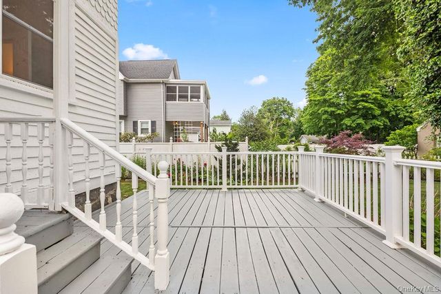 7 Clinton Place, Suffern, NY 10901