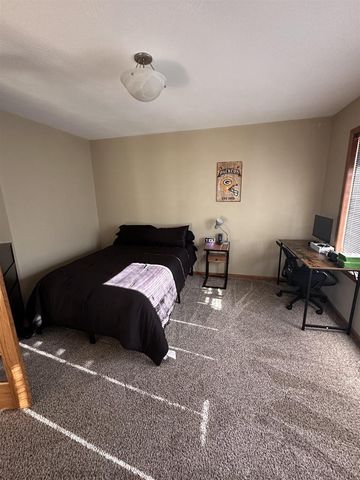 1690 GATEWAY MEADOWS LANE, Neenah, WI 54956