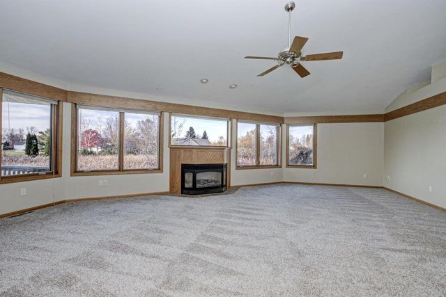 1690 GATEWAY MEADOWS LANE, Neenah, WI 54956