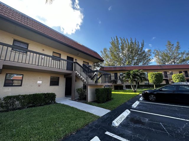 21904 Lake Forest Circle 106, Boca Raton, FL 33433