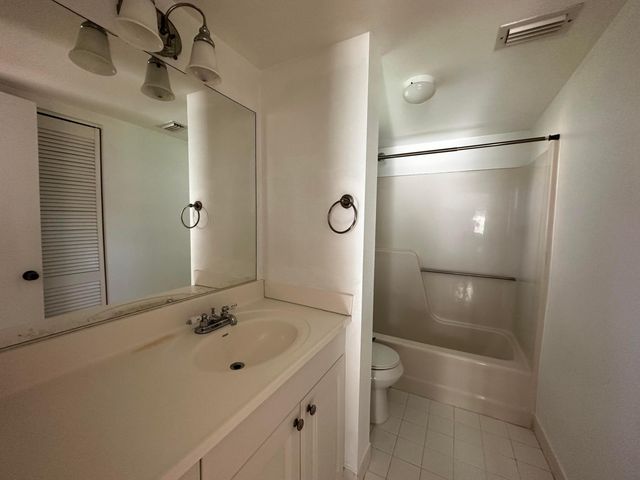 21904 Lake Forest Circle 106, Boca Raton, FL 33433