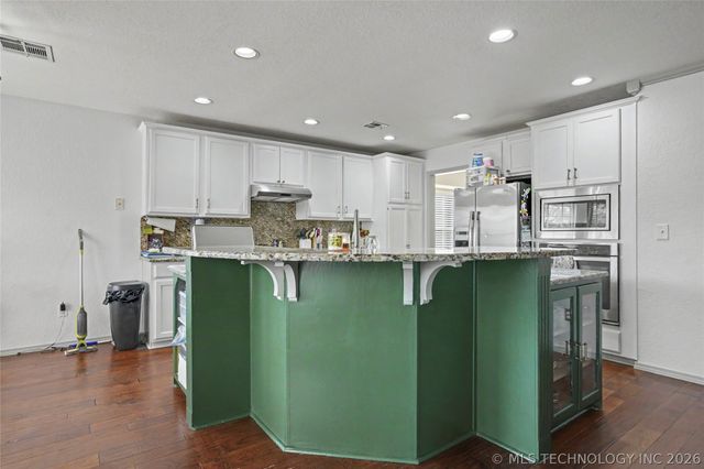 8705 N 127th East Avenue, Owasso, OK 74055