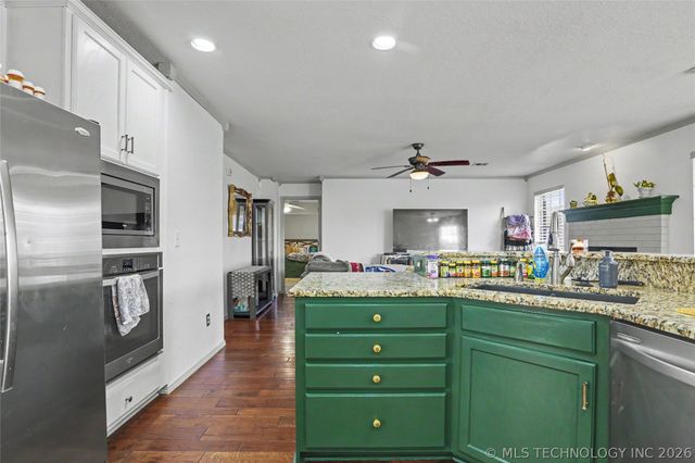 8705 N 127th East Avenue, Owasso, OK 74055