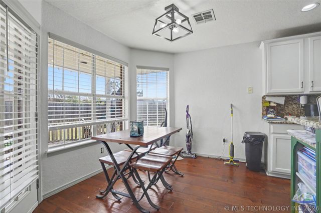 8705 N 127th East Avenue, Owasso, OK 74055