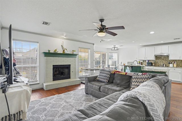 8705 N 127th East Avenue, Owasso, OK 74055