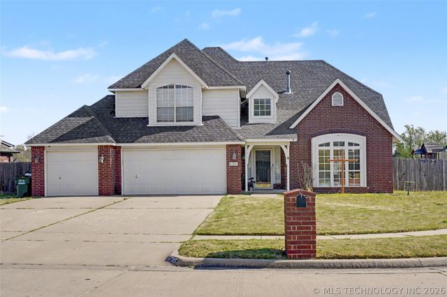 8705 N 127th East Avenue, Owasso, OK 74055