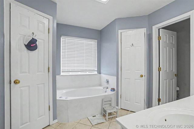 8705 N 127th East Avenue, Owasso, OK 74055