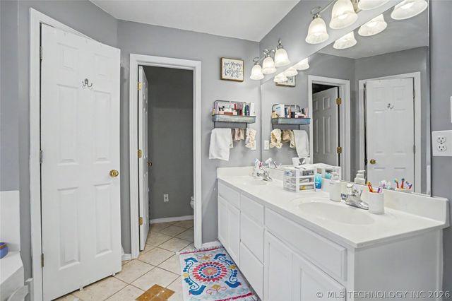 8705 N 127th East Avenue, Owasso, OK 74055