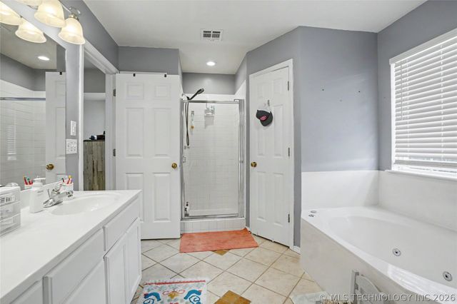 8705 N 127th East Avenue, Owasso, OK 74055