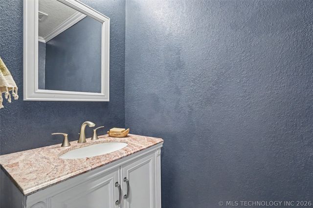 8705 N 127th East Avenue, Owasso, OK 74055