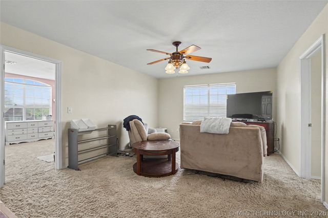 8705 N 127th East Avenue, Owasso, OK 74055