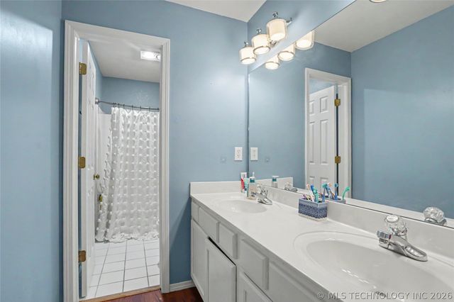 8705 N 127th East Avenue, Owasso, OK 74055