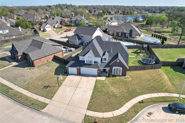 8705 N 127th East Avenue, Owasso, OK 74055