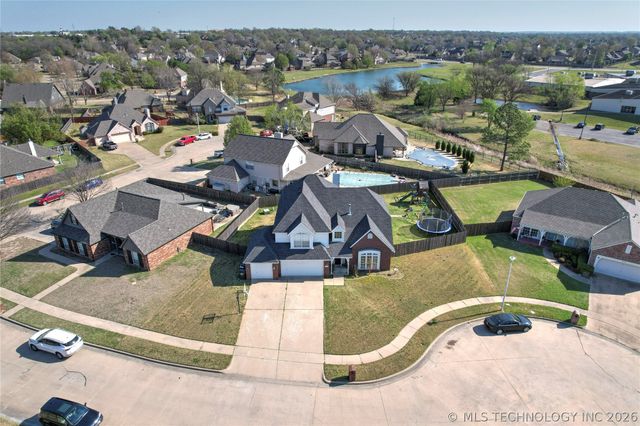 8705 N 127th East Avenue, Owasso, OK 74055