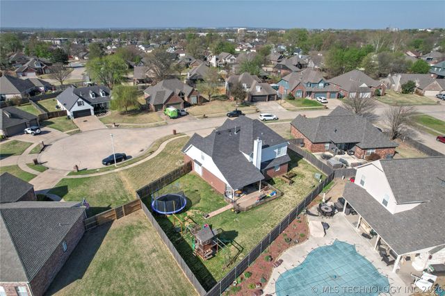 8705 N 127th East Avenue, Owasso, OK 74055