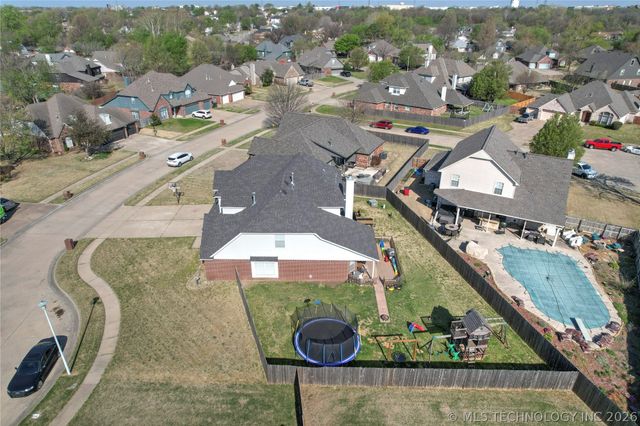 8705 N 127th East Avenue, Owasso, OK 74055