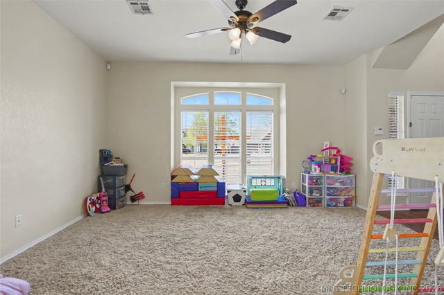 8705 N 127th East Avenue, Owasso, OK 74055