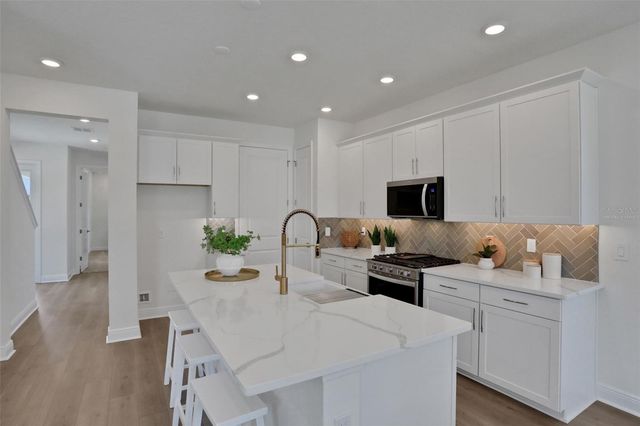 160 EAGLESTON LANE, Lakewood Ranch, FL 34240