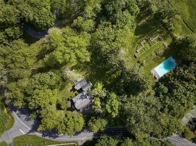 2498 Salt Point Turnpike, Clinton Corners, NY 12514