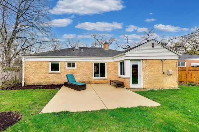 1149 N Hickory Avenue, Arlington Heights, IL 60004