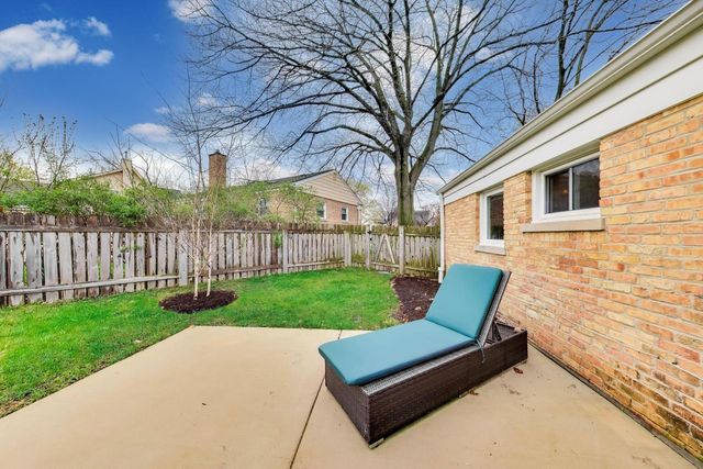 1149 N Hickory Avenue, Arlington Heights, IL 60004