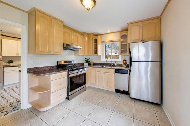 1149 N Hickory Avenue, Arlington Heights, IL 60004