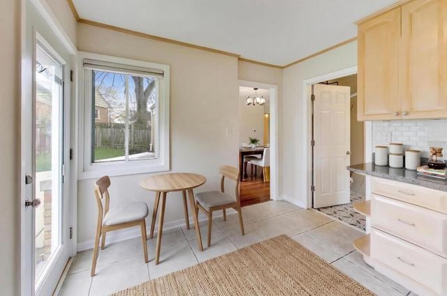 1149 N Hickory Avenue, Arlington Heights, IL 60004