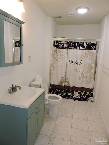 1711 N 60th Ave B, Pensacola, FL 32506