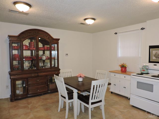 1711 N 60th Ave B, Pensacola, FL 32506