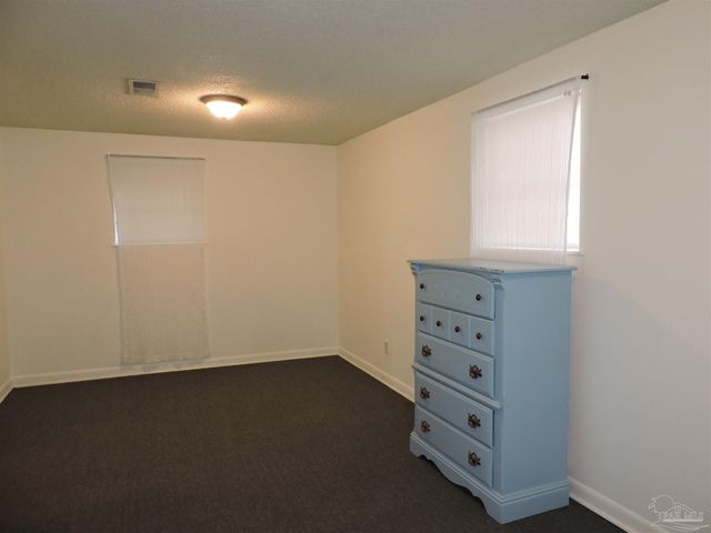 1711 N 60th Ave B, Pensacola, FL 32506