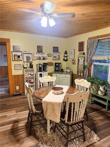 323 3rd Street, Watts, OK 74964