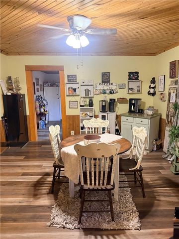 323 3rd Street, Watts, OK 74964