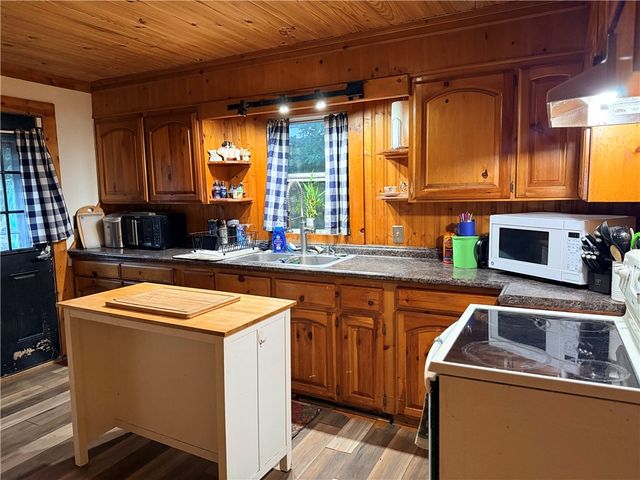 323 3rd Street, Watts, OK 74964