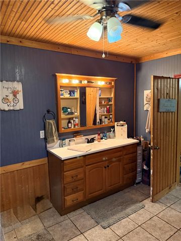 323 3rd Street, Watts, OK 74964